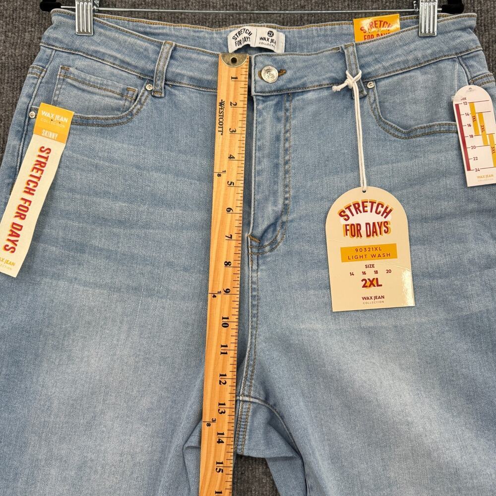 Wax Jeans Denim Shorts Womens 2XL Light Wash Bermuda Stretch Cuffed Mid Rise NWT - Picture 8 of 13